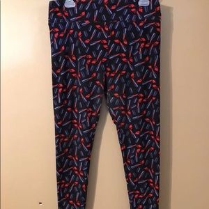 LuLaRoe Lipstick TC Leggings